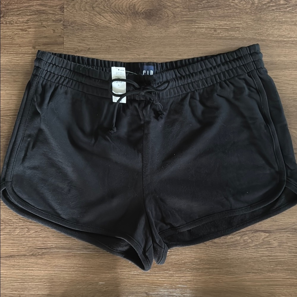 NWT Gap Dolphin Hem Sweat Shorts